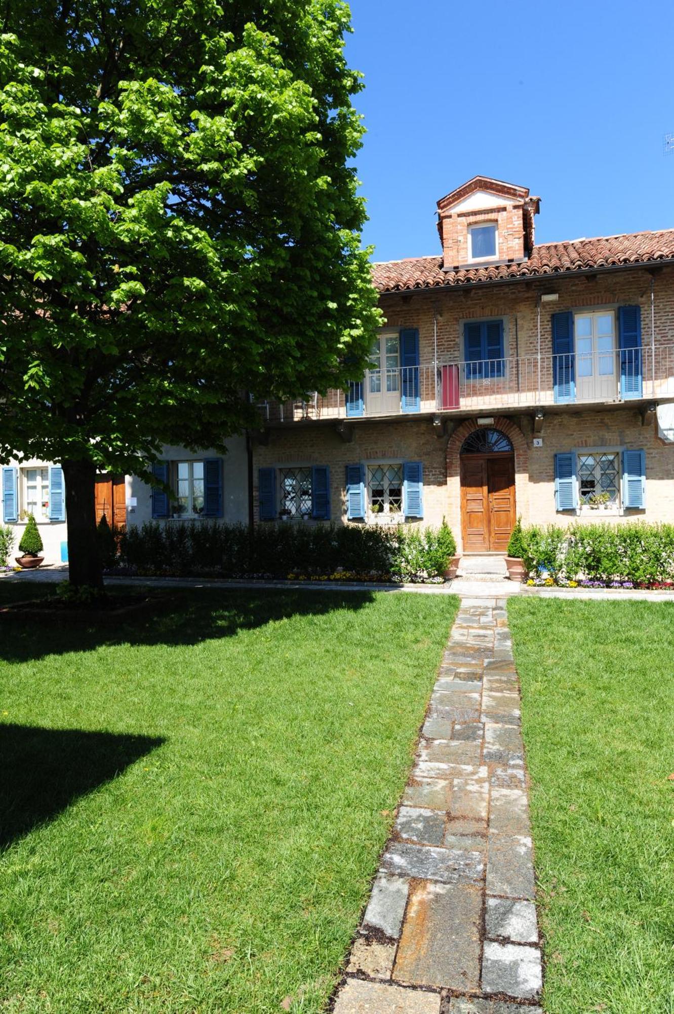 La Madernassa Resort - Casalora Dimora Storica Di Charme Guarene Exterior photo
